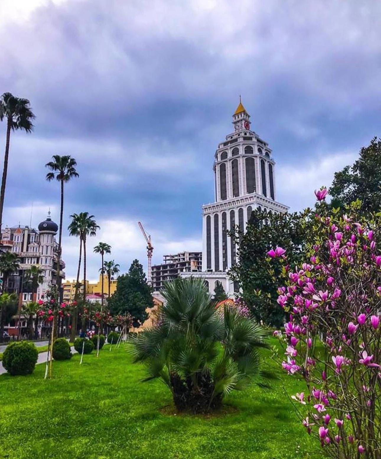Апарт отель Orbi City Batumi Star Экстерьер фото
